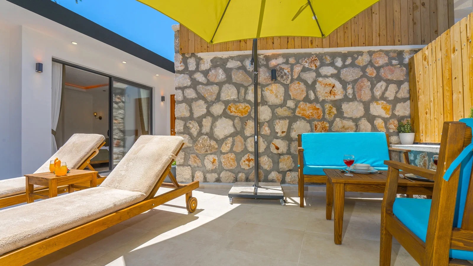 Kalkan’da Balayı Çiftlerine Uygun, Korunaklı Havuzlu, 2 Kişilik, Ekonomik Villa