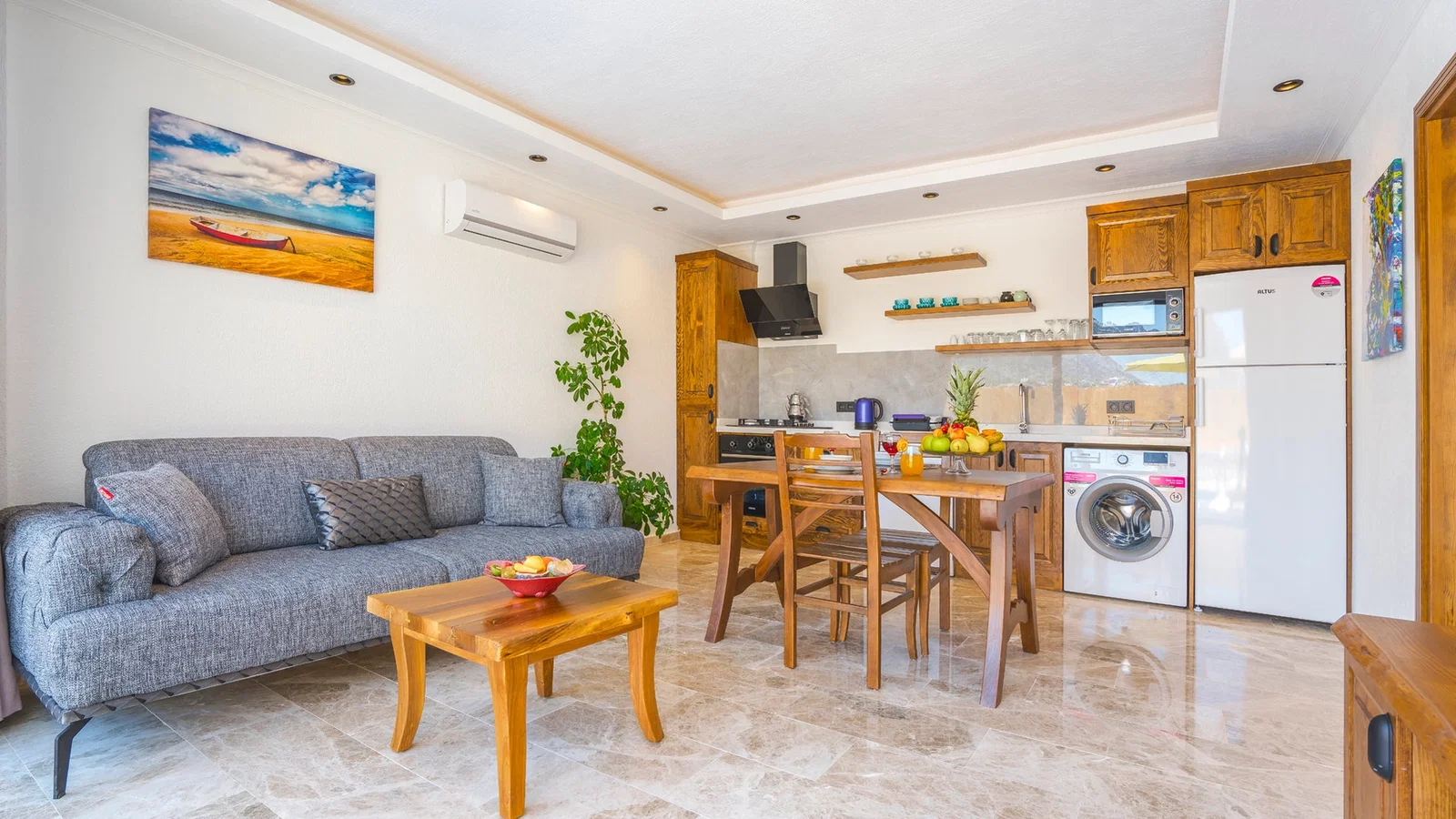 Kalkan’da Balayı Çiftlerine Uygun, Korunaklı Havuzlu, 2 Kişilik, Ekonomik Villa