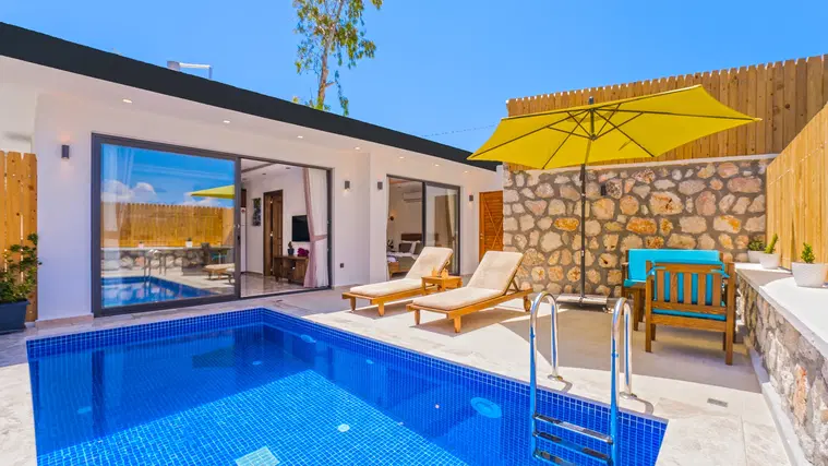 Kalkan’da Balayı Çiftlerine Uygun, Korunaklı Havuzlu, 2 Kişilik, Ekonomik Villa