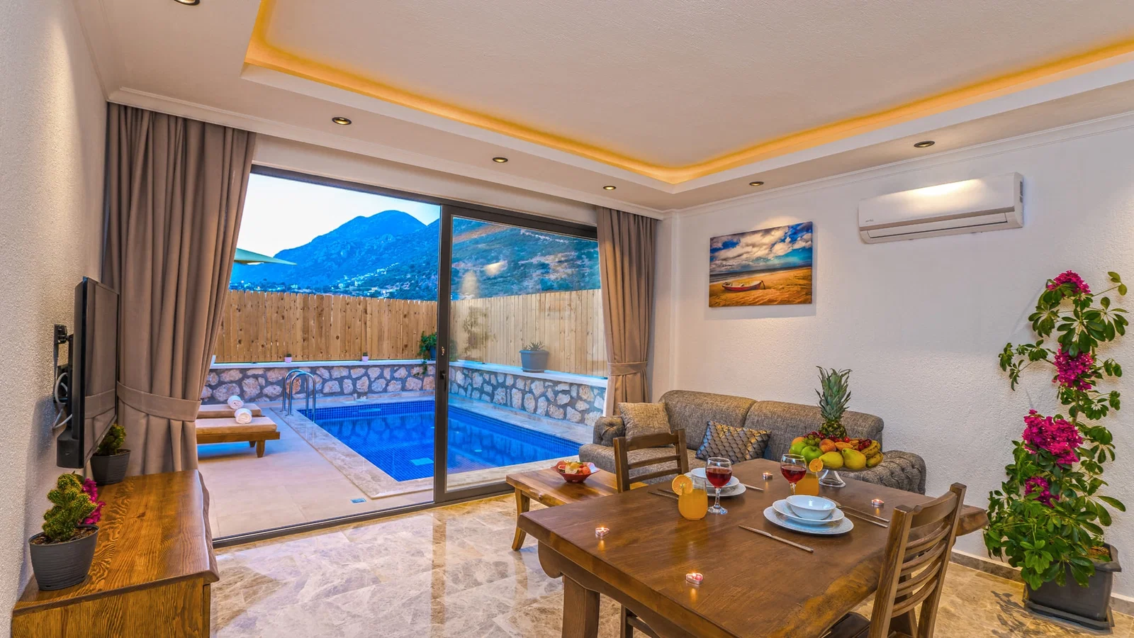 Kalkan’da Balayı Çiftlerine Uygun, Korunaklı Havuzlu, 2 Kişilik, Ekonomik Villa