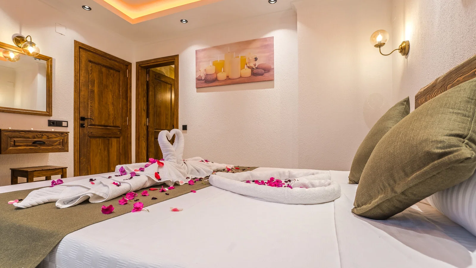Kalkan’da Balayı Çiftlerine Uygun, Korunaklı Havuzlu, 2 Kişilik, Ekonomik Villa
