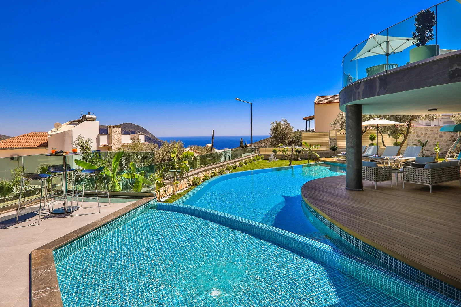 Kalkan’da Deniz Manzaralı, Özel Havuzlu, 4 Yatak Odalı, Lüks Villa