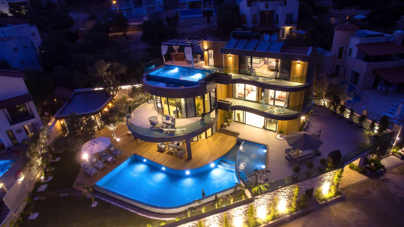 Kalkan’da Deniz Manzaralı, Özel Havuzlu, 4 Yatak Odalı, Lüks Villa