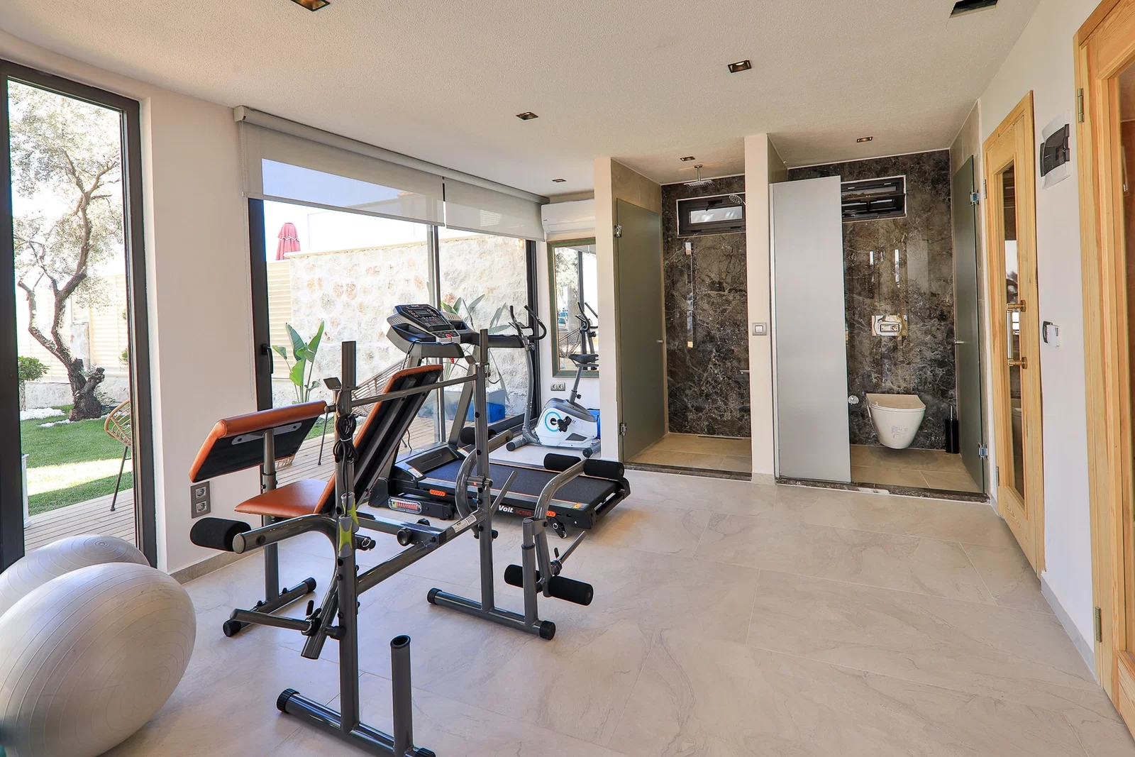 Kalkan’da Deniz Manzaralı, Özel Havuzlu, 4 Yatak Odalı, Lüks Villa
