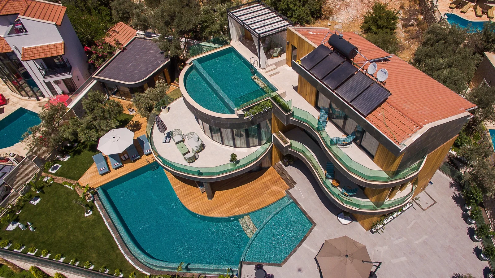 Kalkan’da Deniz Manzaralı, Özel Havuzlu, 4 Yatak Odalı, Lüks Villa