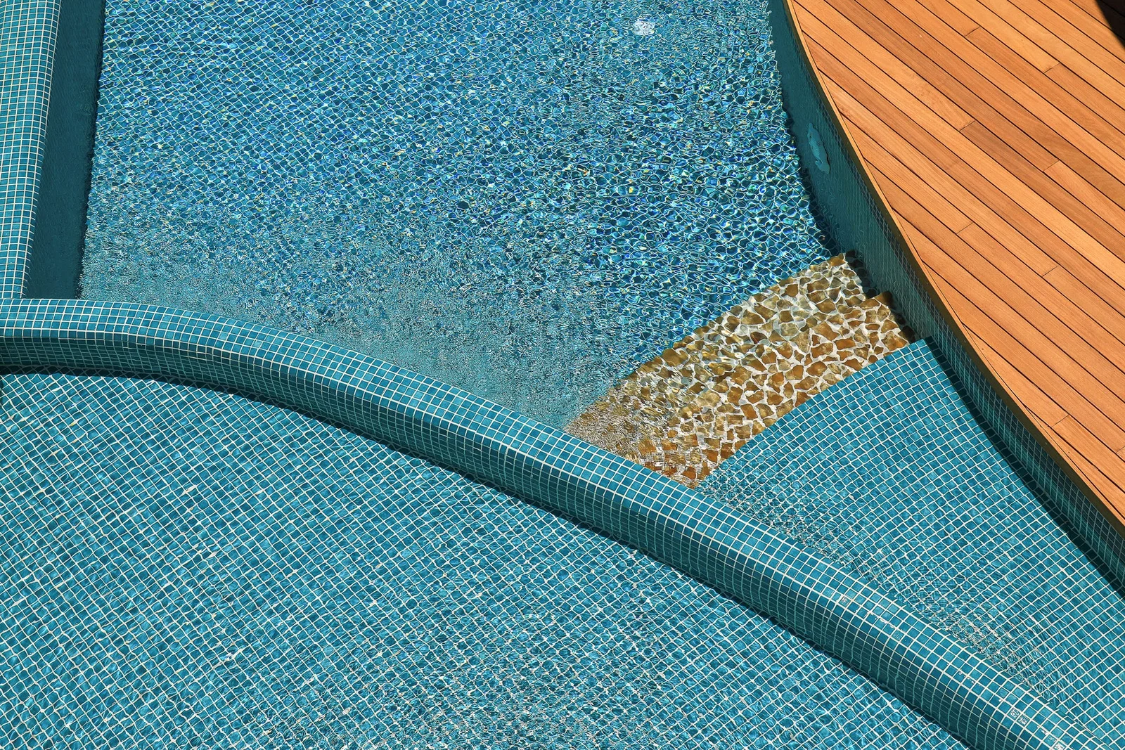 Kalkan’da Deniz Manzaralı, Özel Havuzlu, 4 Yatak Odalı, Lüks Villa
