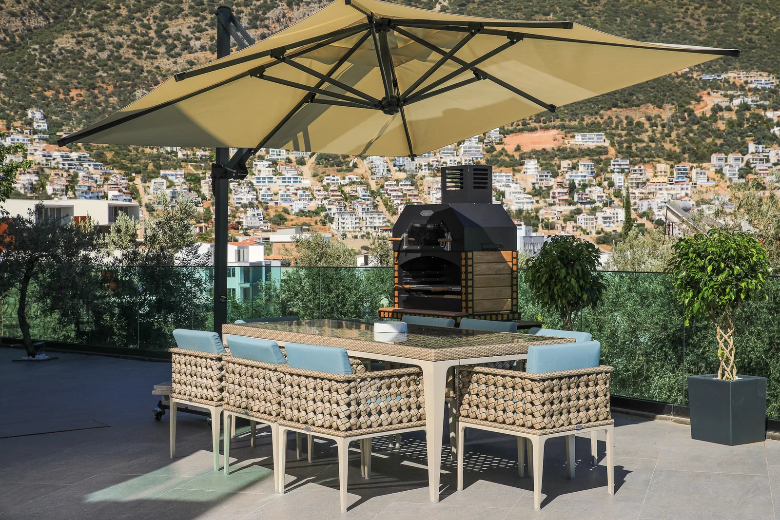 Kalkan’da Deniz Manzaralı, Özel Havuzlu, 4 Yatak Odalı, Lüks Villa