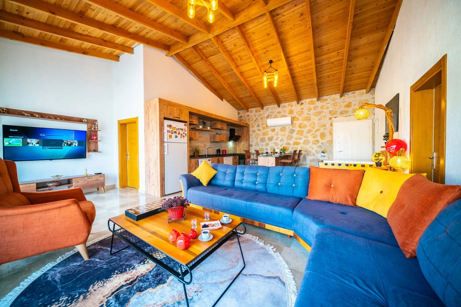 Kalkan’da Korunaklı, Isıtmalı Havuzlu, 2 Yatak Odalı, Kiralık Villa