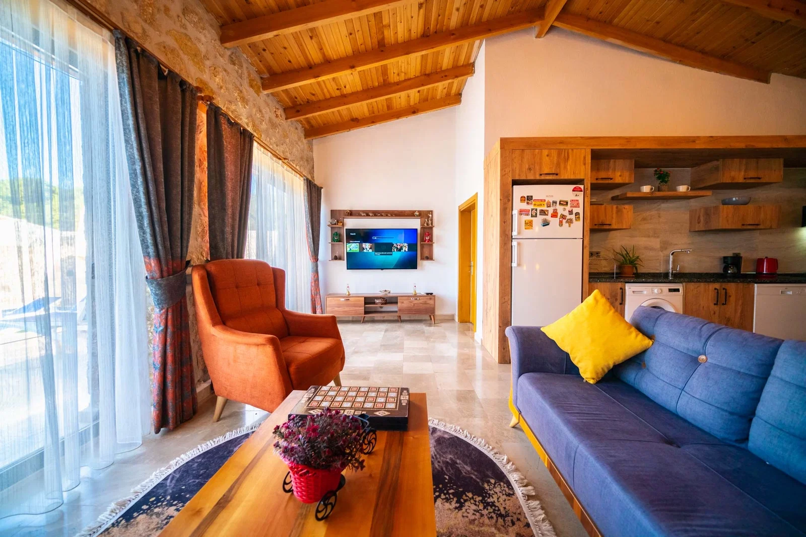 Kalkan’da Korunaklı, Isıtmalı Havuzlu, 2 Yatak Odalı, Kiralık Villa