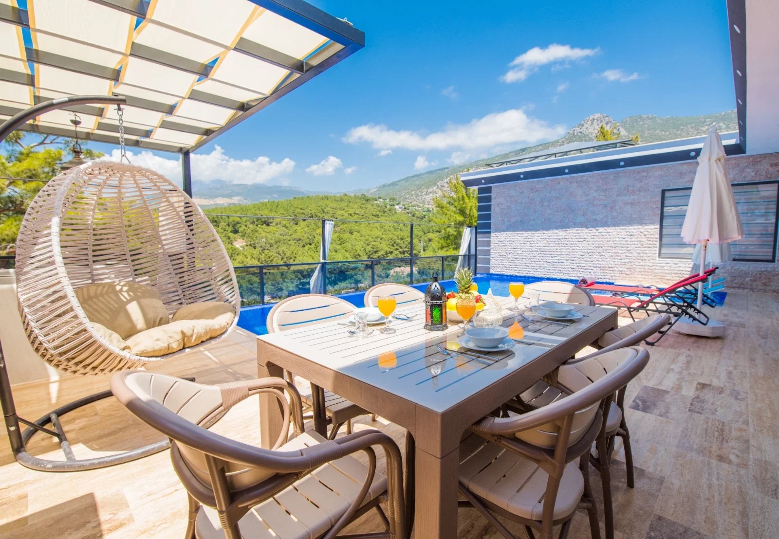Kalkan’da Korunaklı, Isıtmalı Havuzlu, 2 Yatak Odalı, Kiralık Villa
