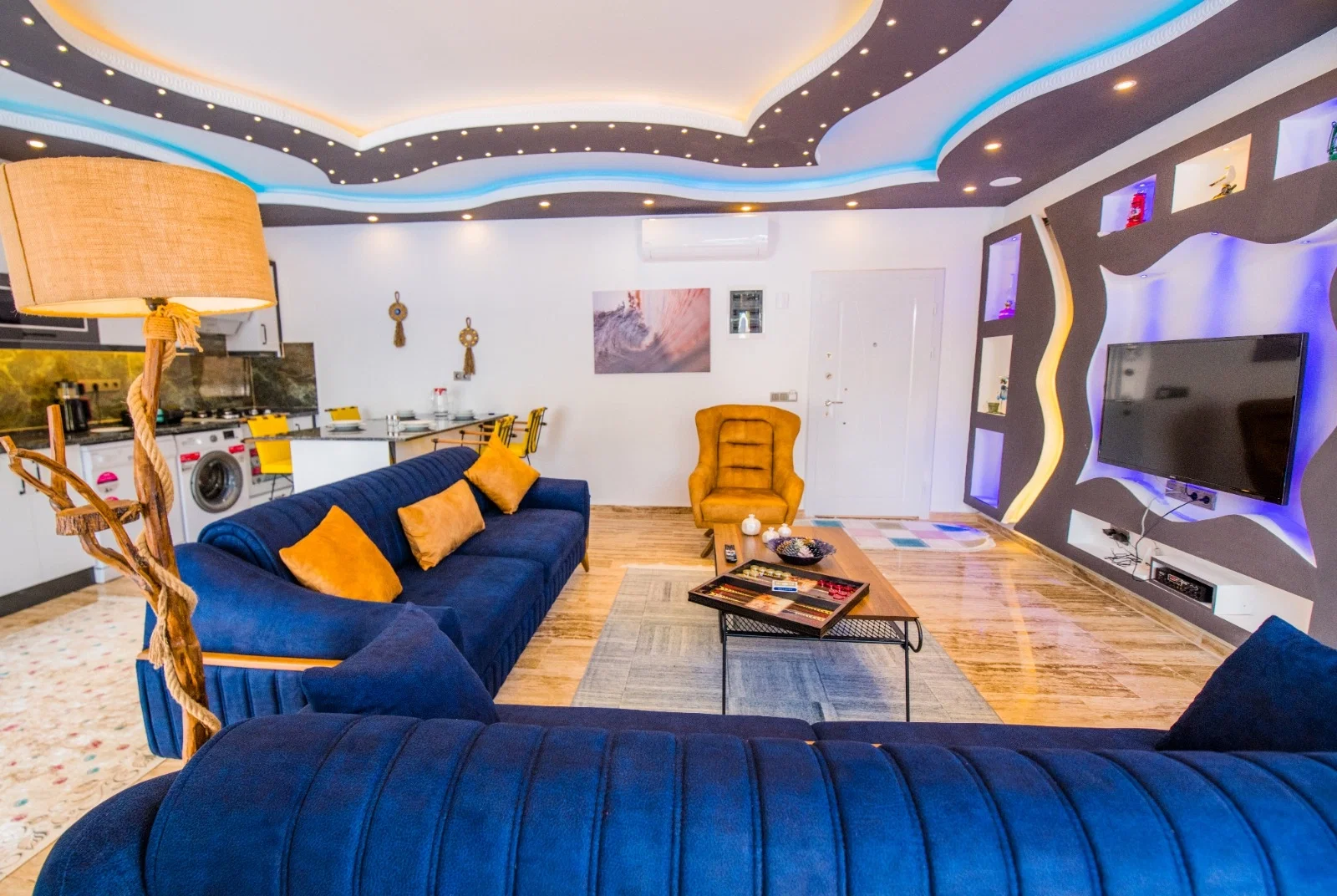 Kalkan’da Korunaklı, Isıtmalı Havuzlu, 2 Yatak Odalı, Kiralık Villa