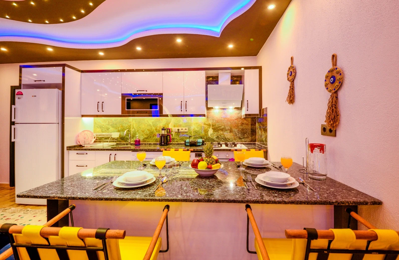 Kalkan’da Korunaklı, Isıtmalı Havuzlu, 2 Yatak Odalı, Kiralık Villa