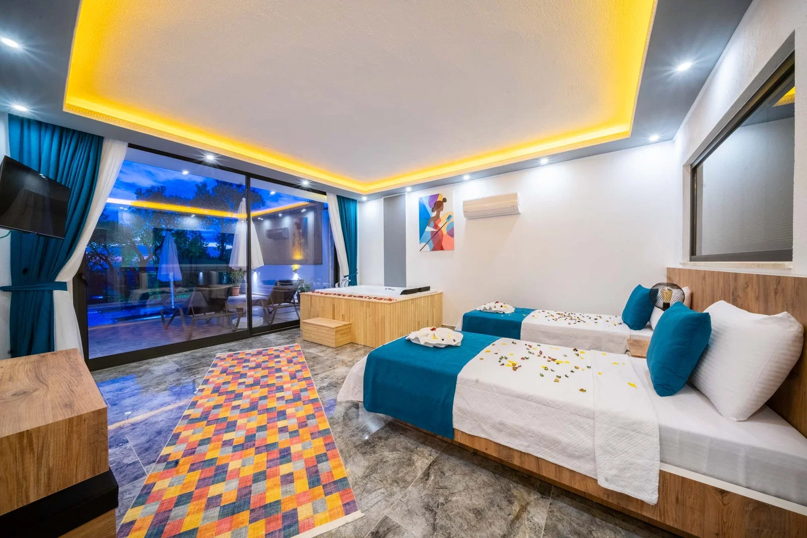 Kalkan’da Merkeze Yakın, Deni Manzaralı, 2 Yatak Odalı, Kiralık Villa