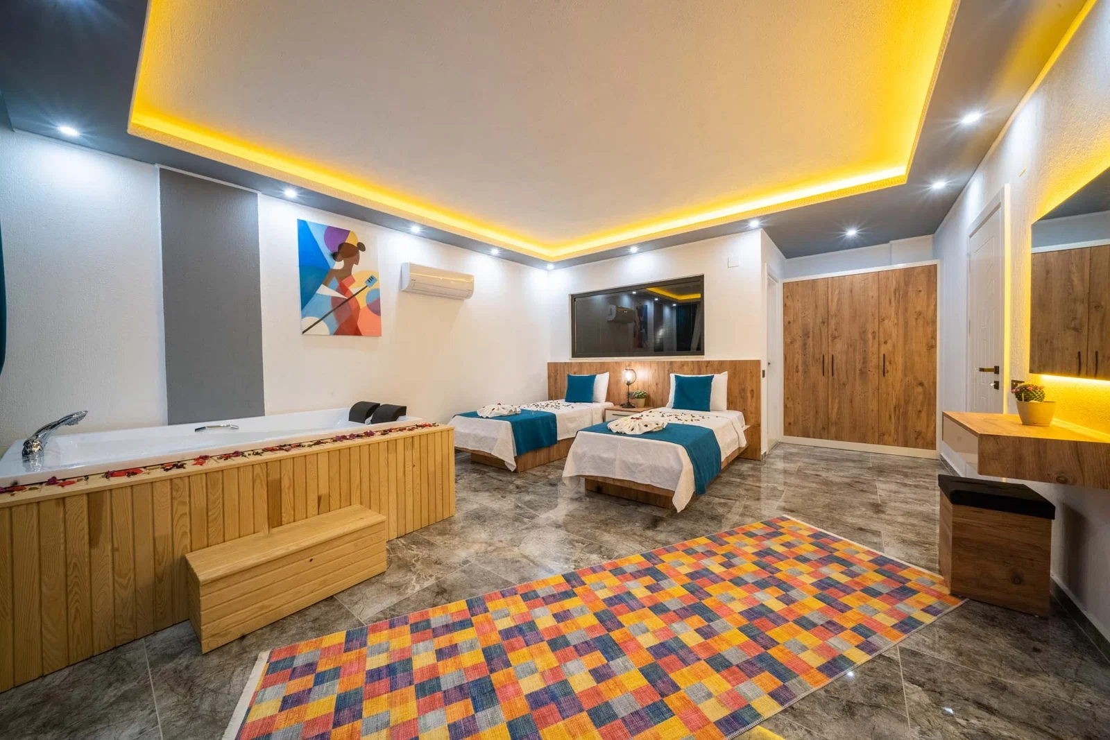 Kalkan’da Merkeze Yakın, Deni Manzaralı, 2 Yatak Odalı, Kiralık Villa