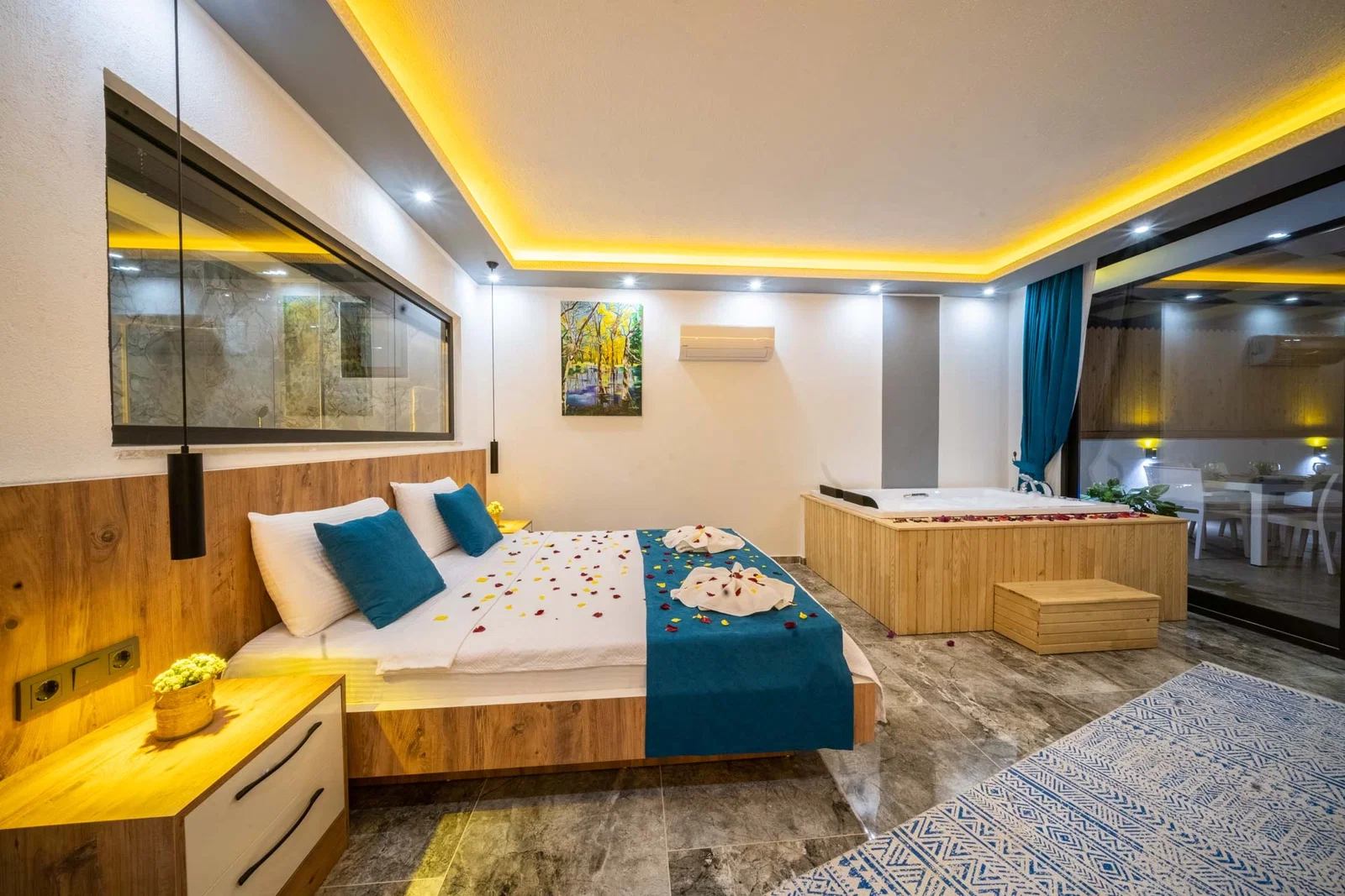 Kalkan’da Merkeze Yakın, Deni Manzaralı, 2 Yatak Odalı, Kiralık Villa