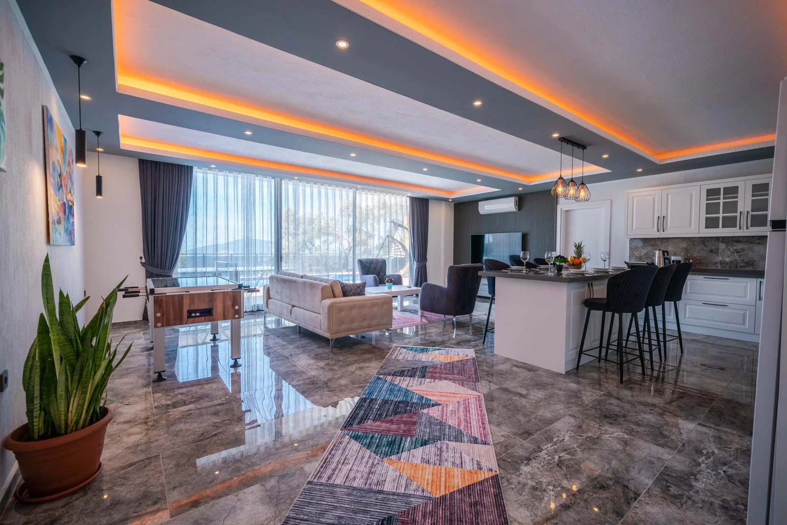 Kalkan’da Merkeze Yakın, Deni Manzaralı, 2 Yatak Odalı, Kiralık Villa