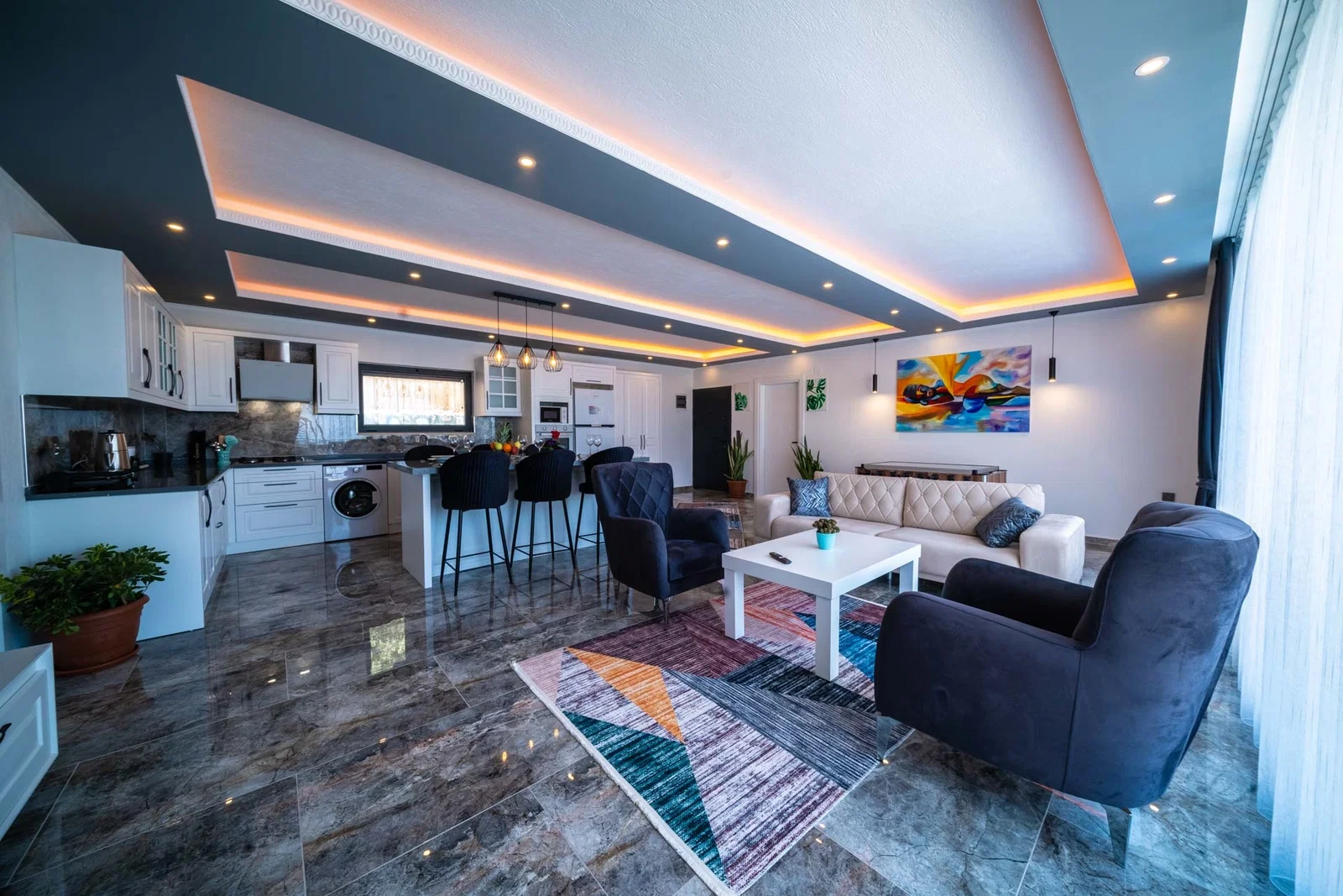 Kalkan’da Merkeze Yakın, Deni Manzaralı, 2 Yatak Odalı, Kiralık Villa