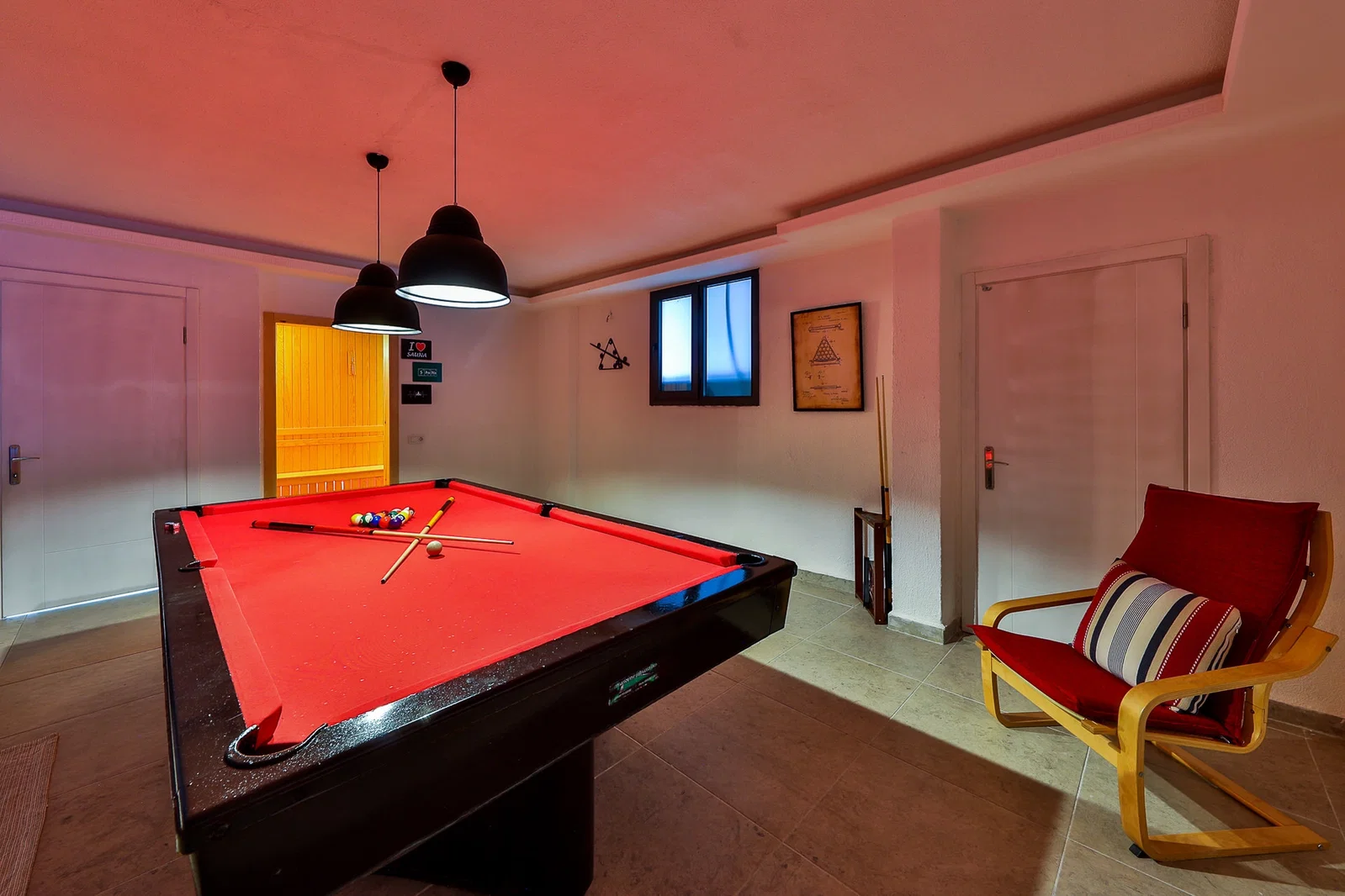 Kalkan’da Merkeze Yakın, Isıtmalı Havuzlu, 4 Yatak Odalı, Lüks Villa