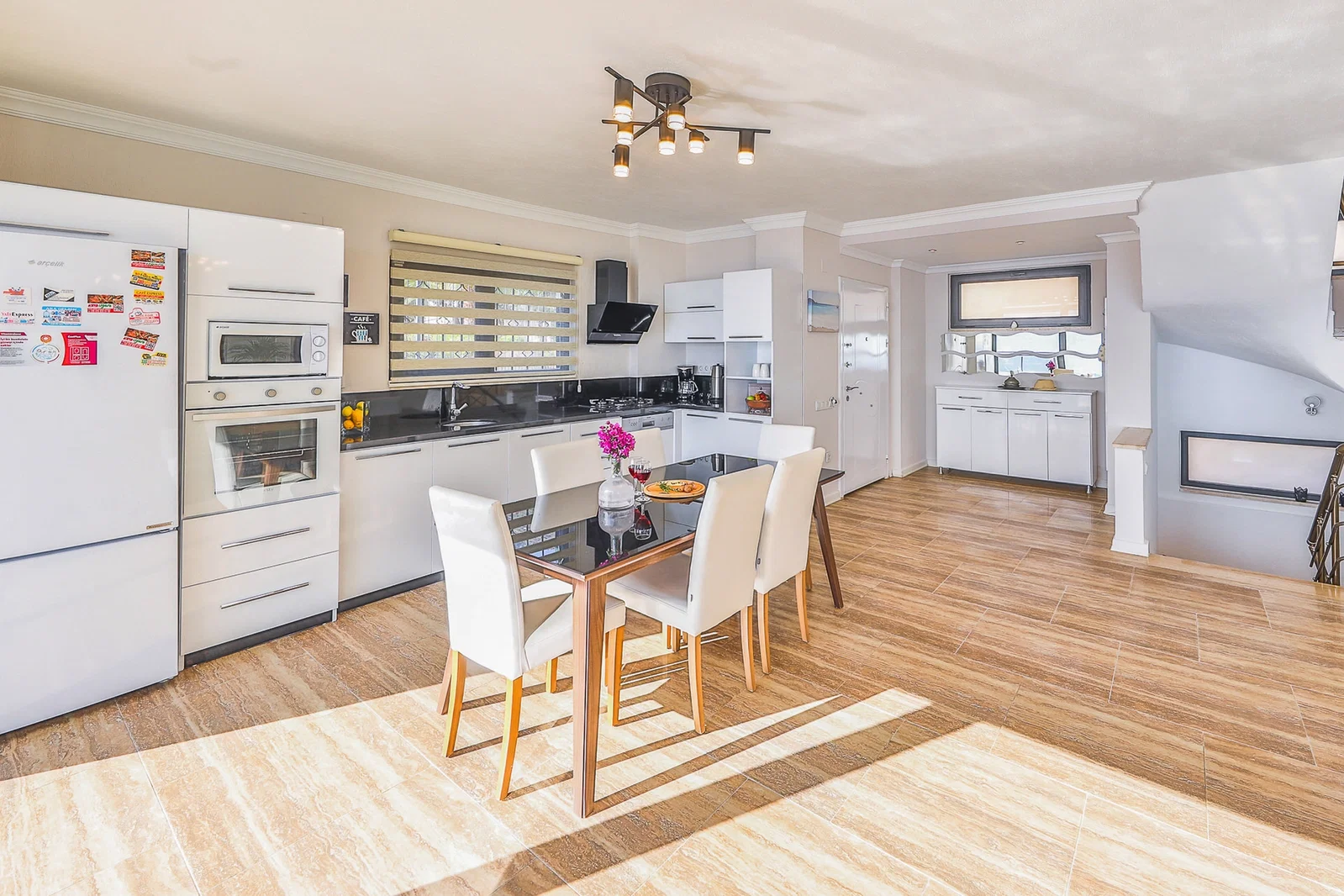 Kalkan’da Merkeze Yakın, Isıtmalı Havuzlu, 4 Yatak Odalı, Lüks Villa