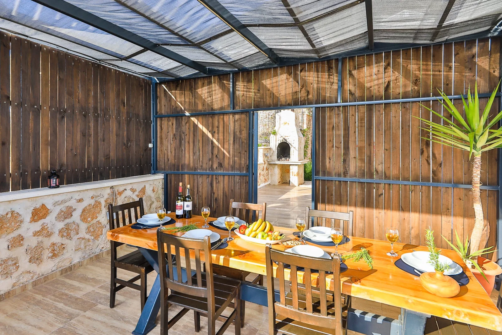 Kalkan’da Merkeze Yakın, Isıtmalı Havuzlu, 4 Yatak Odalı, Lüks Villa