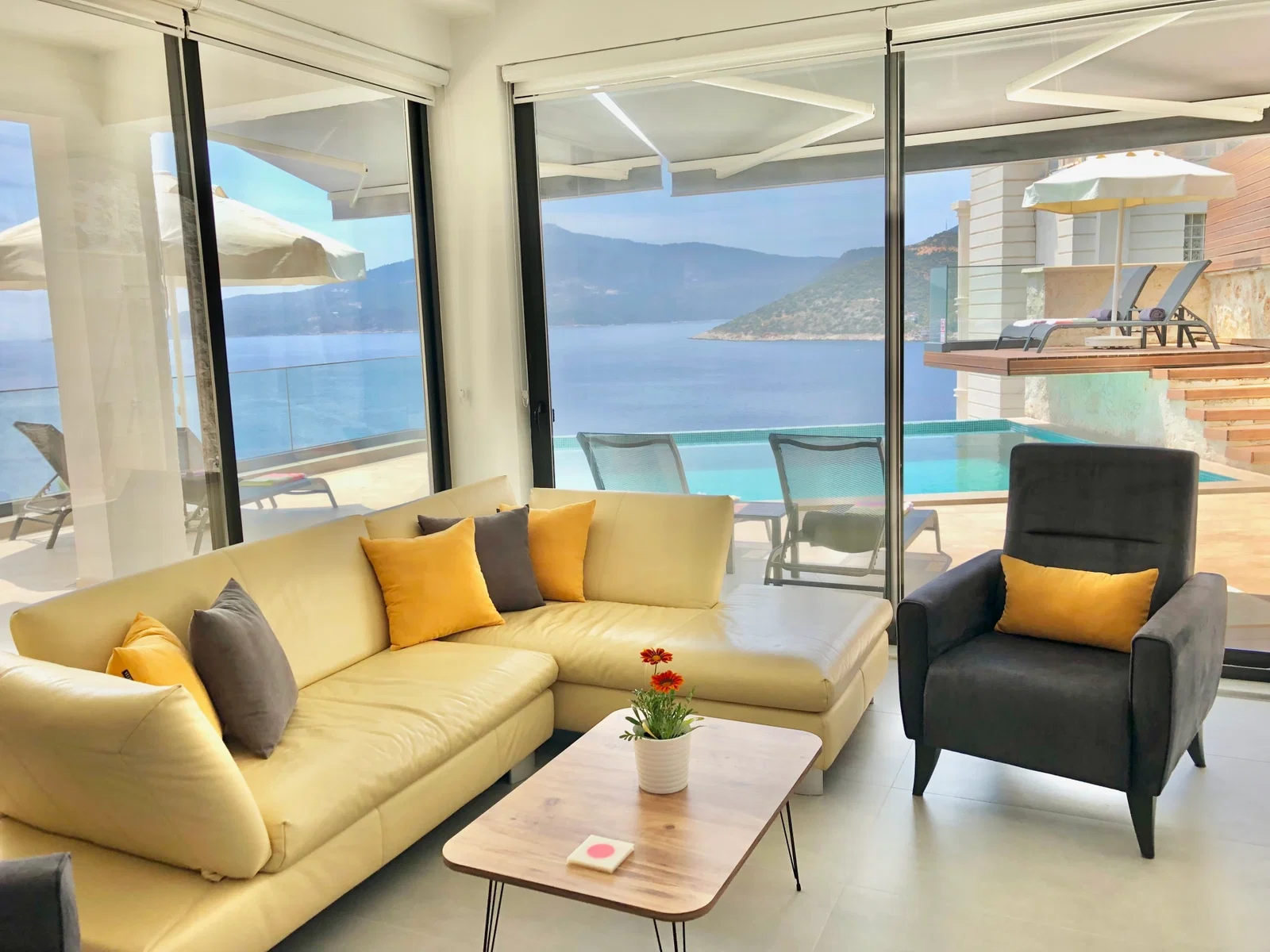 Kalkan’da Merkeze Yakın, Özel Havuzlu, 4 Yatak Odalı, Lüks Villa