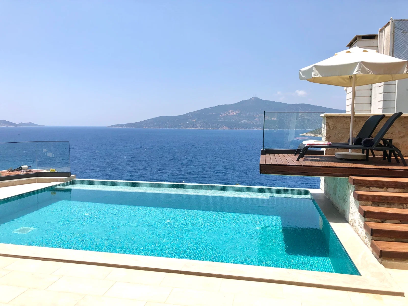 Kalkan’da Merkeze Yakın, Özel Havuzlu, 4 Yatak Odalı, Lüks Villa