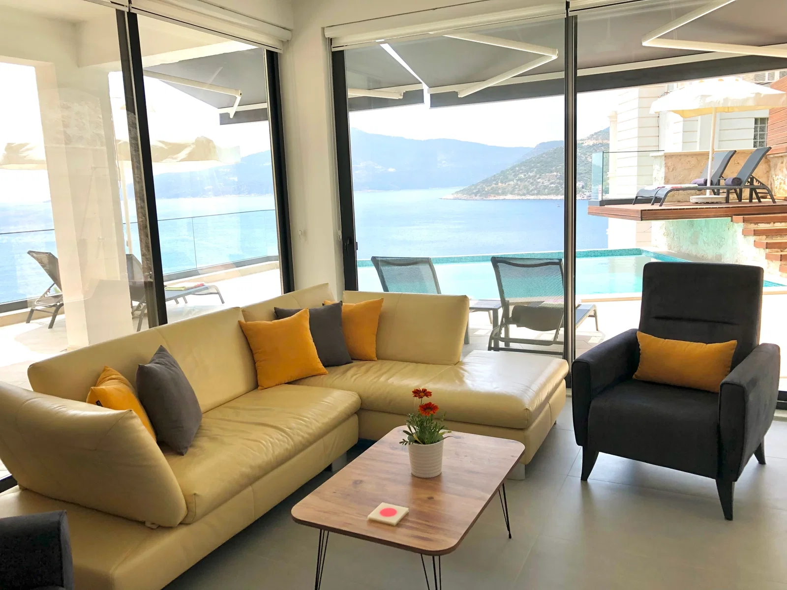 Kalkan’da Merkeze Yakın, Özel Havuzlu, 4 Yatak Odalı, Lüks Villa