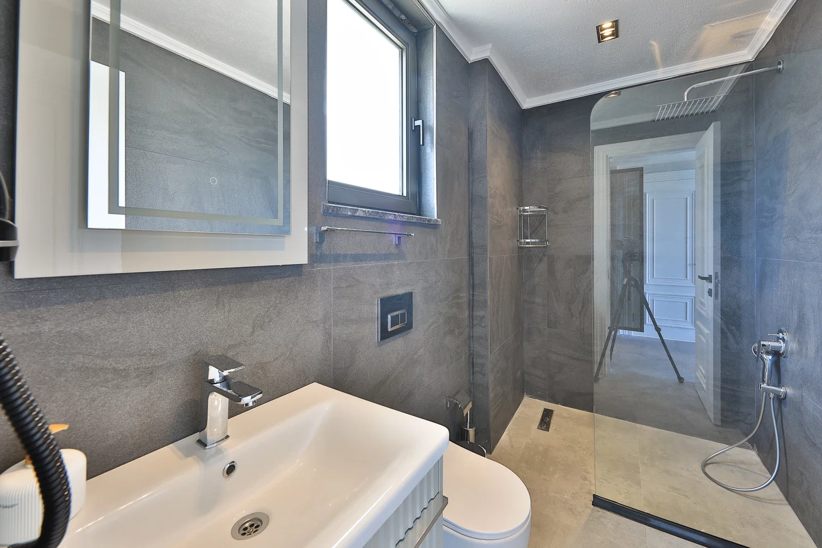 Kalkan’da Merkeze Yakın, Isıtmalı Havuzlu, 6 Yatak Odalı, Lüks Villa