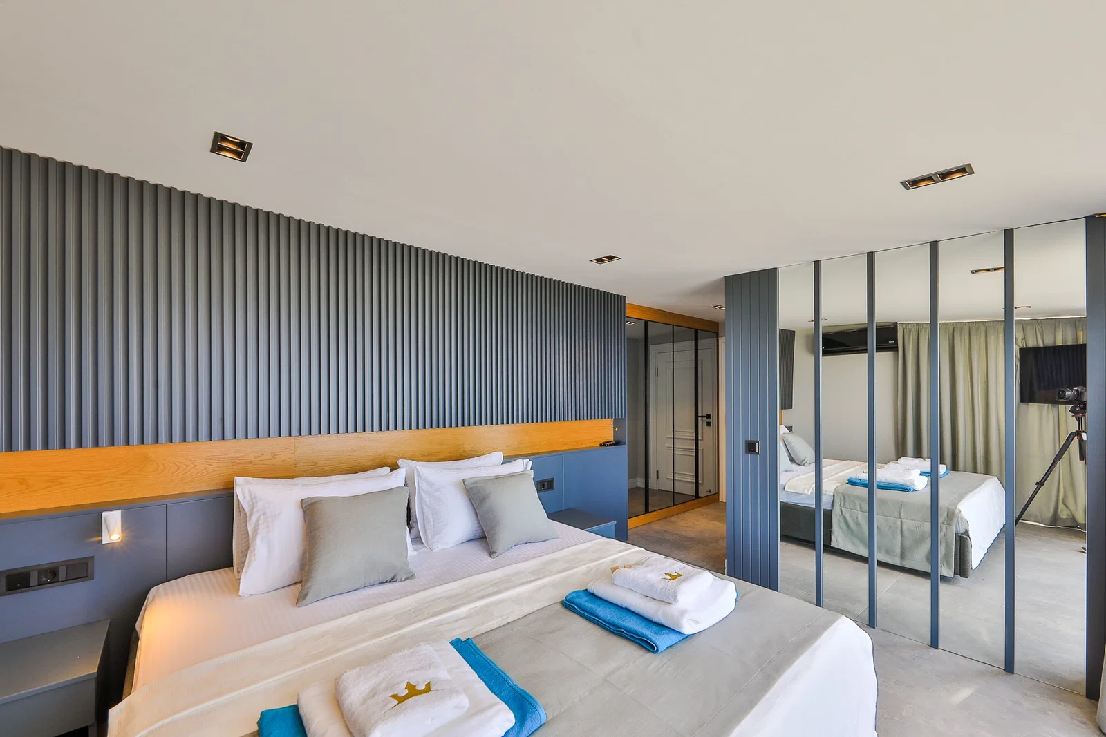 Kalkan’da Merkeze Yakın, Isıtmalı Havuzlu, 6 Yatak Odalı, Lüks Villa