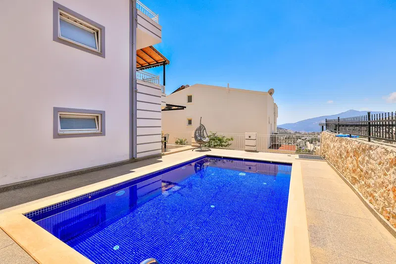 Kalkan’da deniz manzaralı kiralık villa, fotoğraf 2