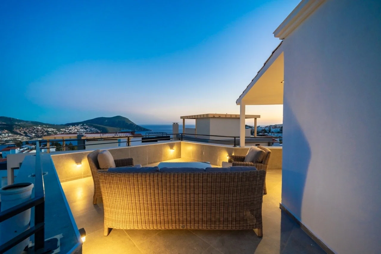 Kalkan’da Merkeze Yakın, Özel Havuzlu, 4 Yatak Odalı, Kiralık Villa