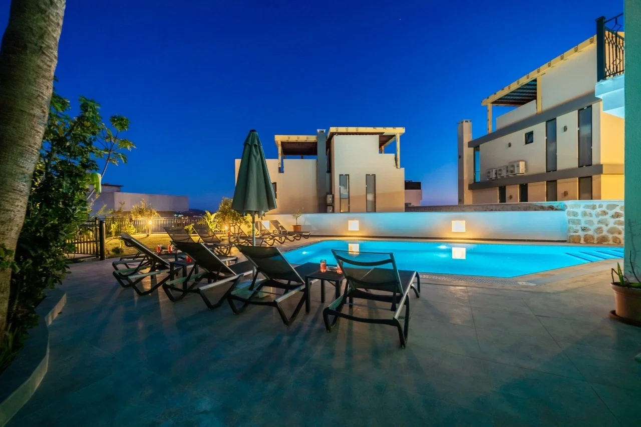 Kalkan’da Merkeze Yakın, Özel Havuzlu, 4 Yatak Odalı, Kiralık Villa