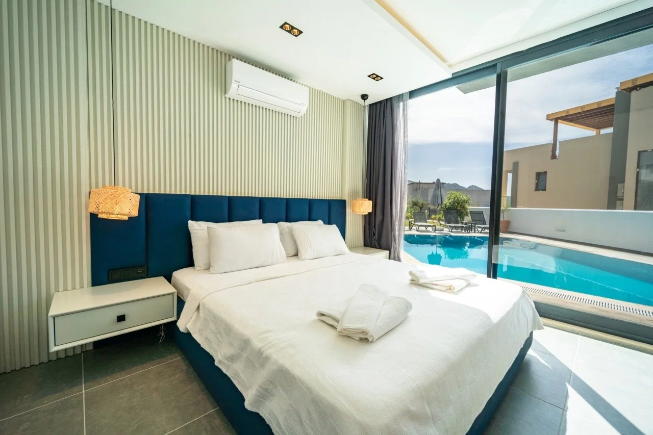 Kalkan’da Merkeze Yakın, Özel Havuzlu, 4 Yatak Odalı, Kiralık Villa