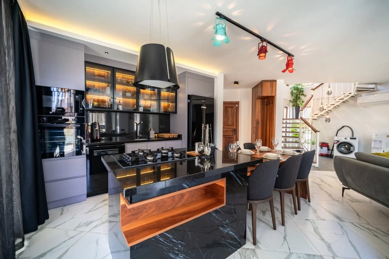 Kalkan’da Merkeze Yakın, Özel Havuzlu, 4 Yatak Odalı, Kiralık Villa