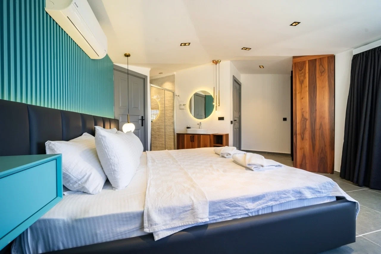 Kalkan’da Merkeze Yakın, Özel Havuzlu, 4 Yatak Odalı, Kiralık Villa