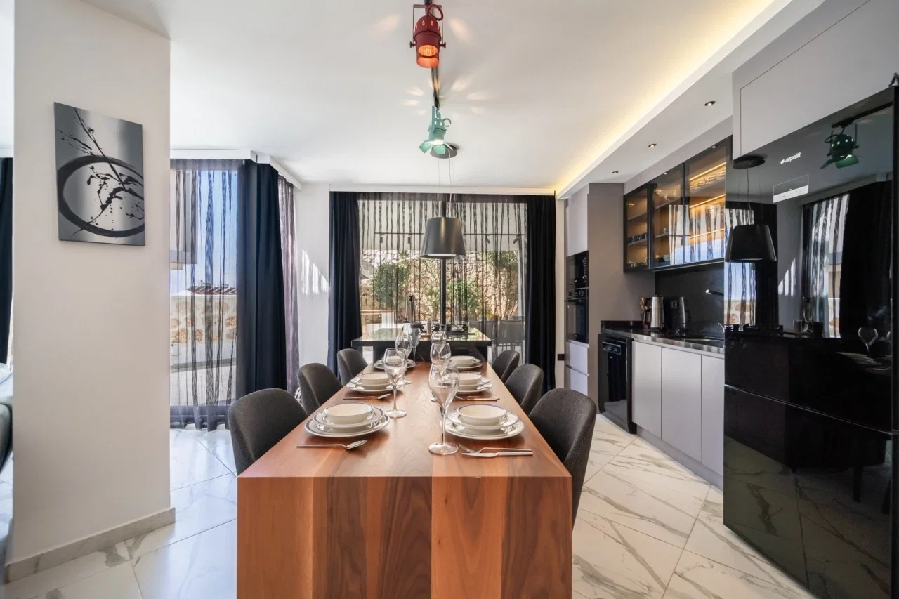 Kalkan’da Merkeze Yakın, Özel Havuzlu, 4 Yatak Odalı, Kiralık Villa