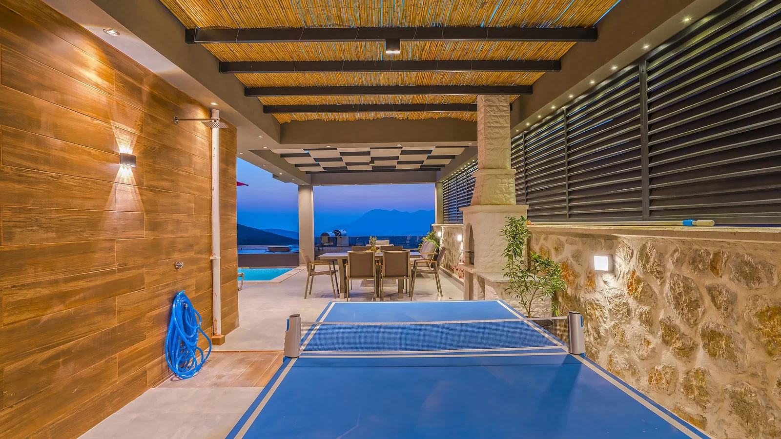 Kalkan’da Merkeze Yakın, Isıtmalı Havuzlu, 3 Yatak Odalı, Lüks Villa