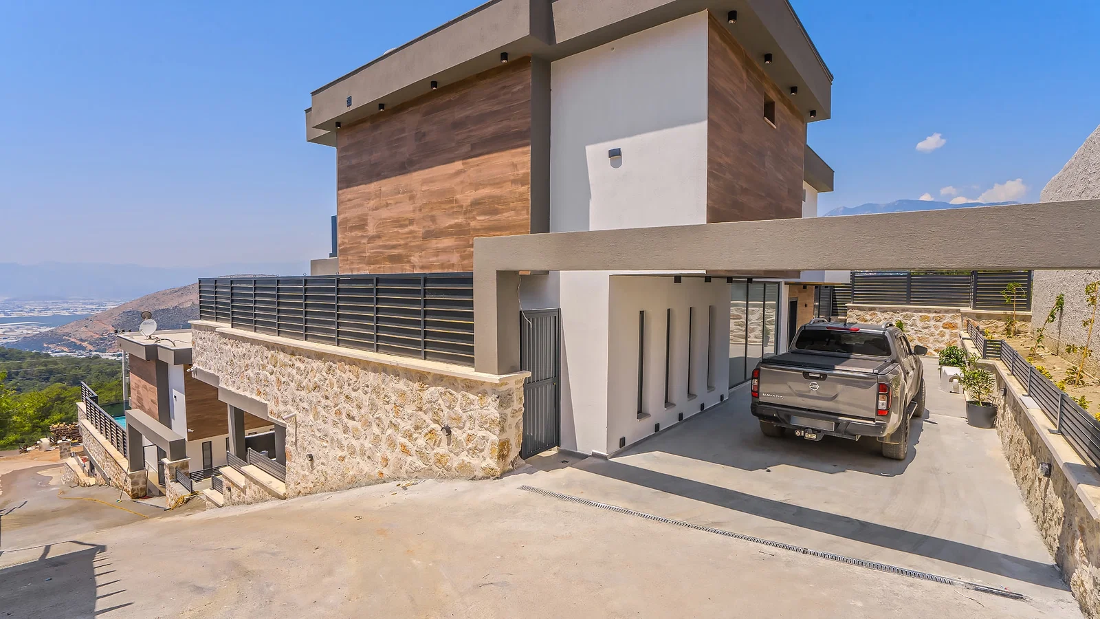 Kalkan’da Merkeze Yakın, Isıtmalı Havuzlu, 3 Yatak Odalı, Lüks Villa