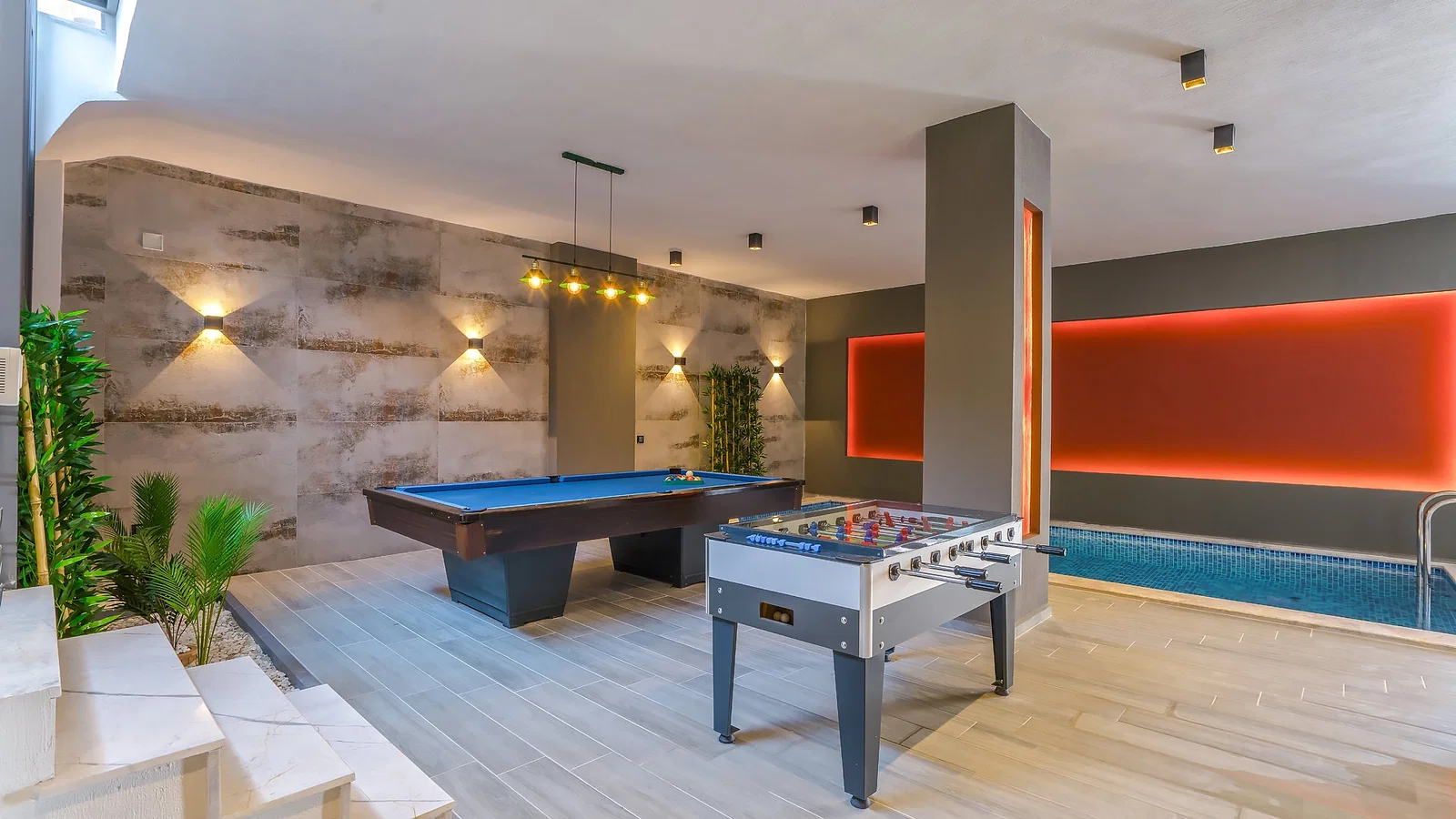 Kalkan’da Merkeze Yakın, Isıtmalı Havuzlu, 3 Yatak Odalı, Lüks Villa
