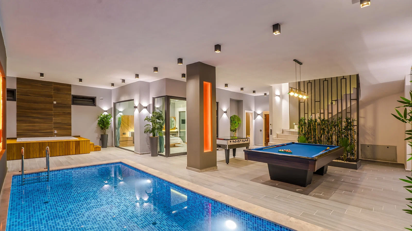 Kalkan’da Merkeze Yakın, Isıtmalı Havuzlu, 3 Yatak Odalı, Lüks Villa