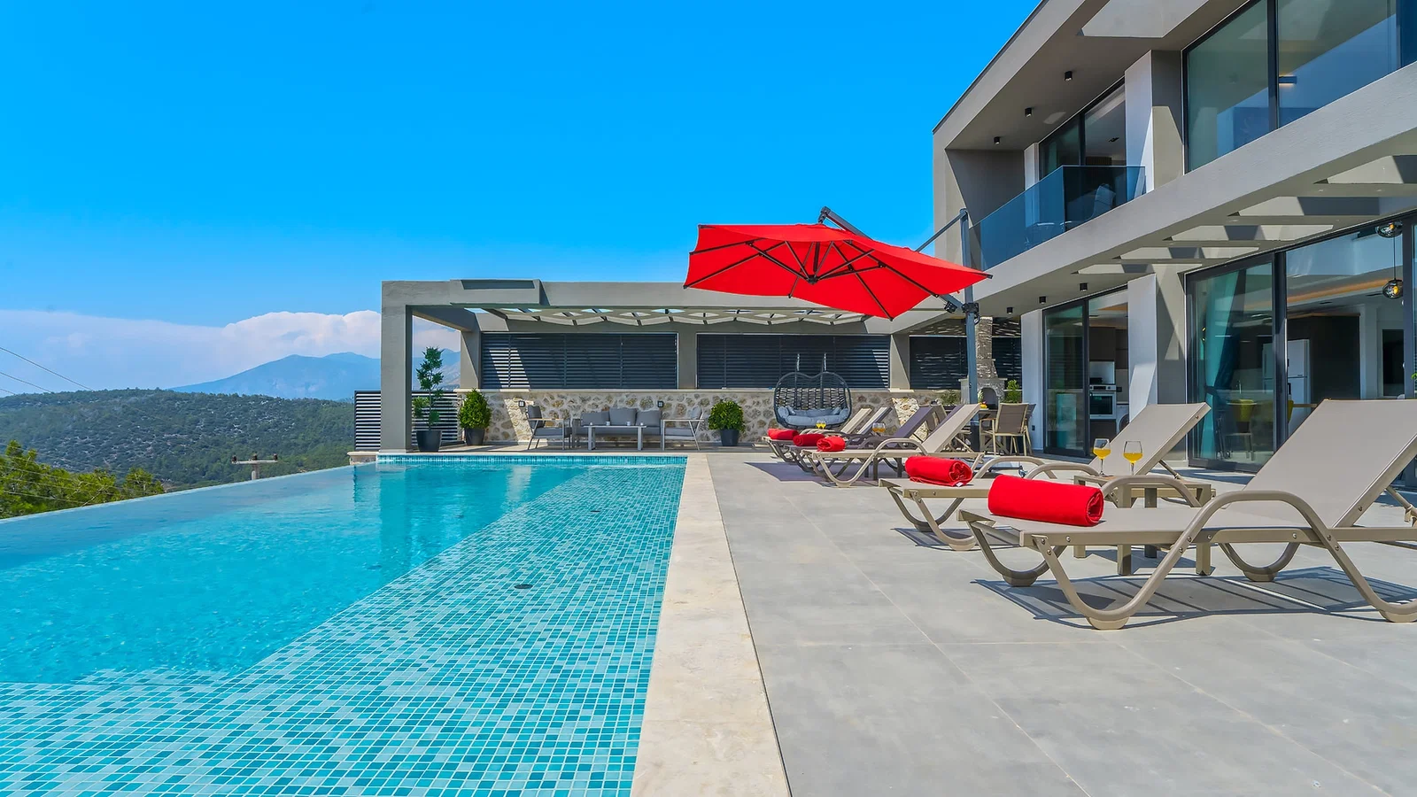 Kalkan’da Sakin Konumda, Isıtmalı Havuzlu, 6 Kişilik, Lüks Villa