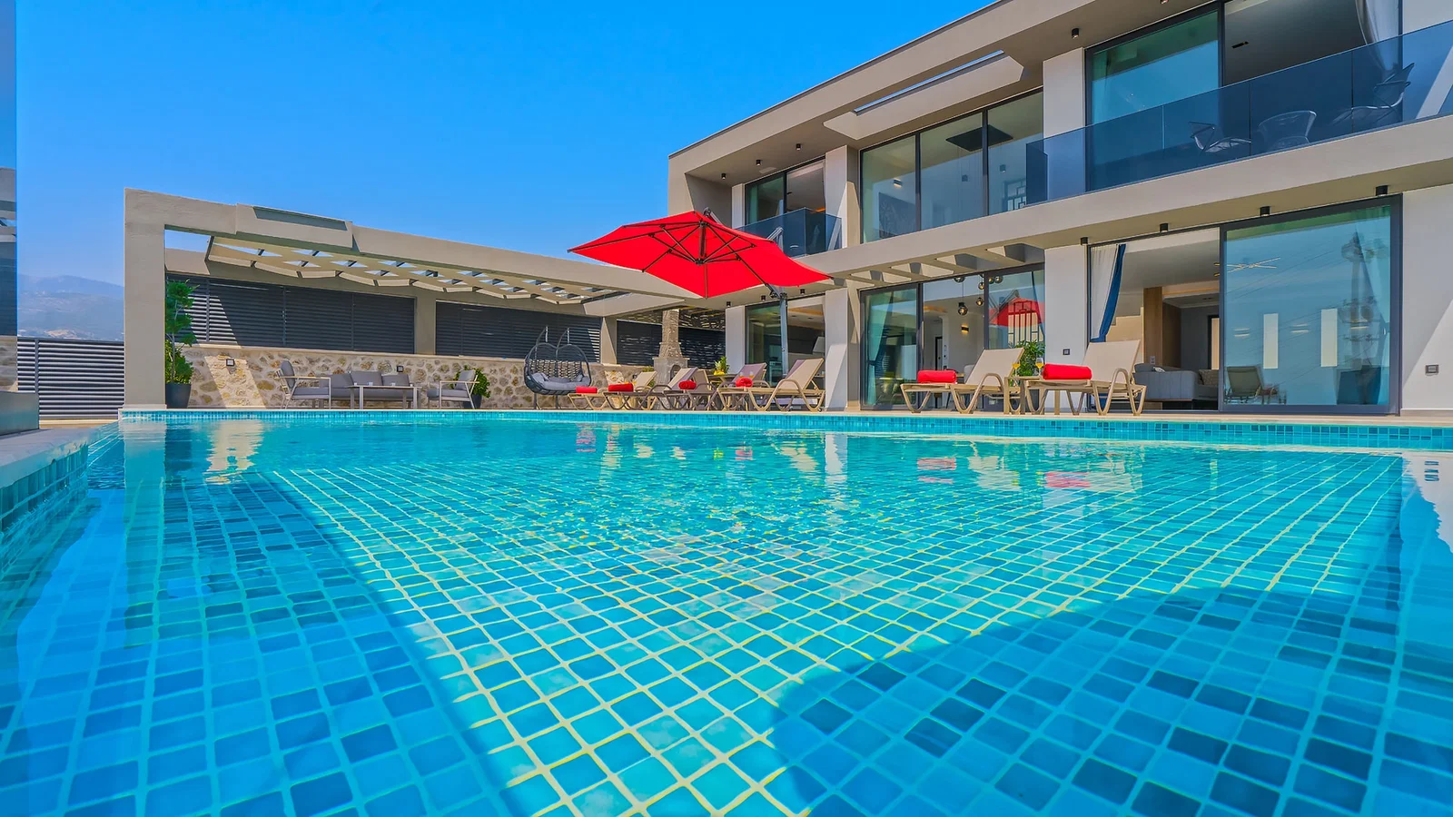 Kalkan’da Sakin Konumda, Isıtmalı Havuzlu, 6 Kişilik, Lüks Villa