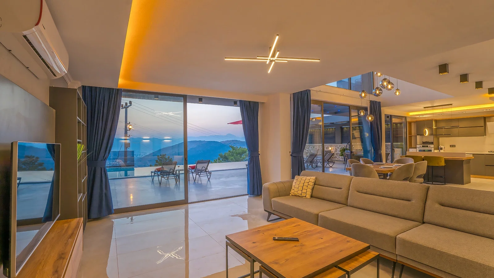 Kalkan’da Sakin Konumda, Isıtmalı Havuzlu, 6 Kişilik, Lüks Villa