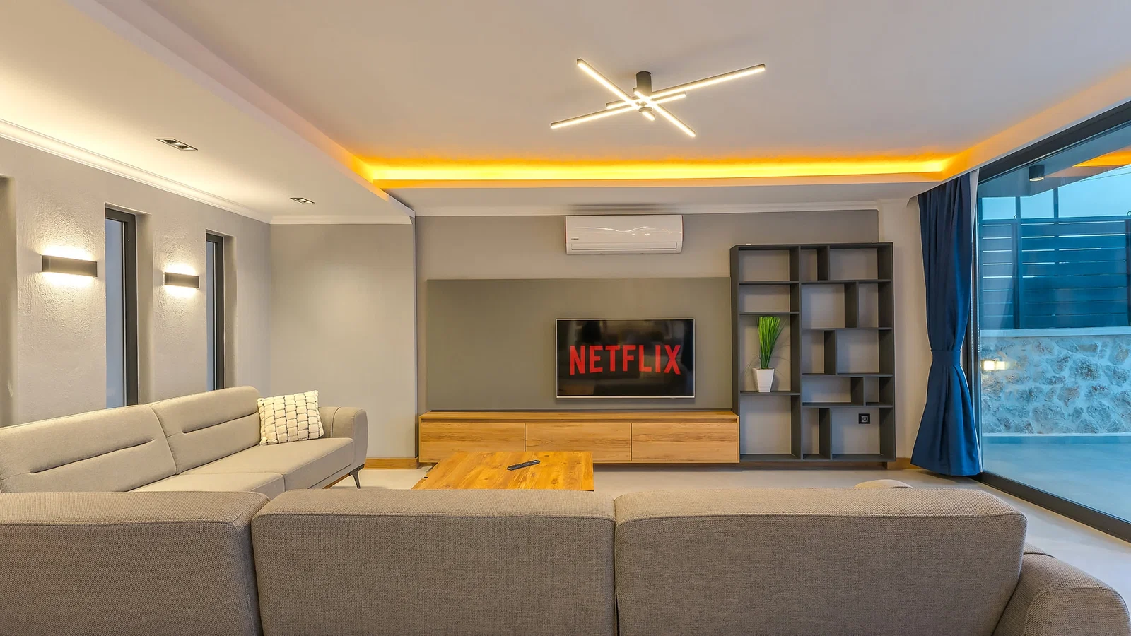 Kalkan’da Sakin Konumda, Isıtmalı Havuzlu, 6 Kişilik, Lüks Villa