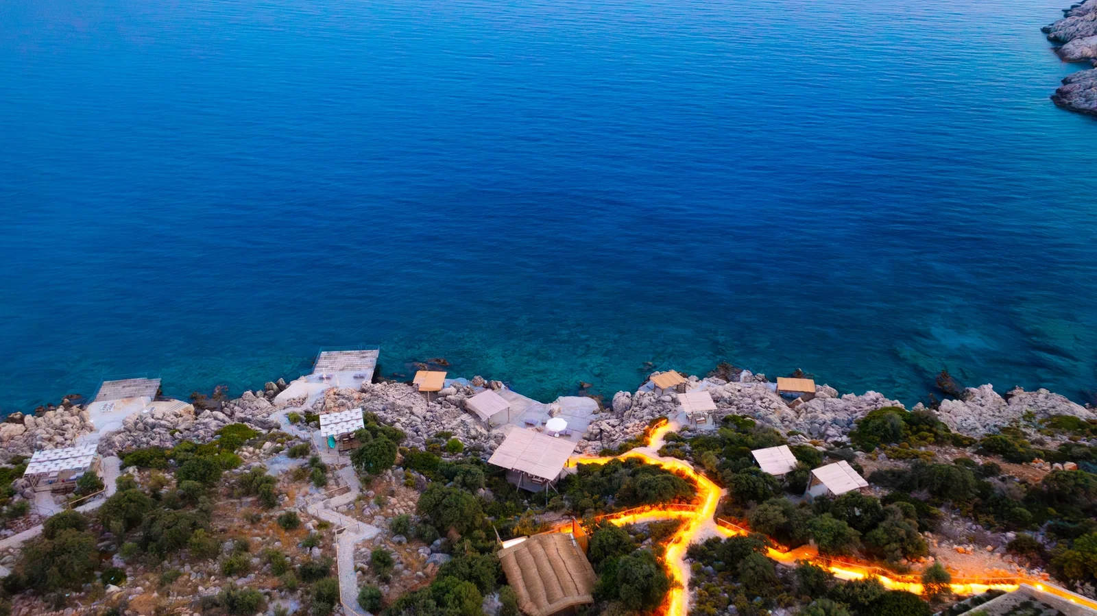Kalkan’da Deniz Manzaralı, Özel Havuzlu, 2 Kişilik, Lüks Villa