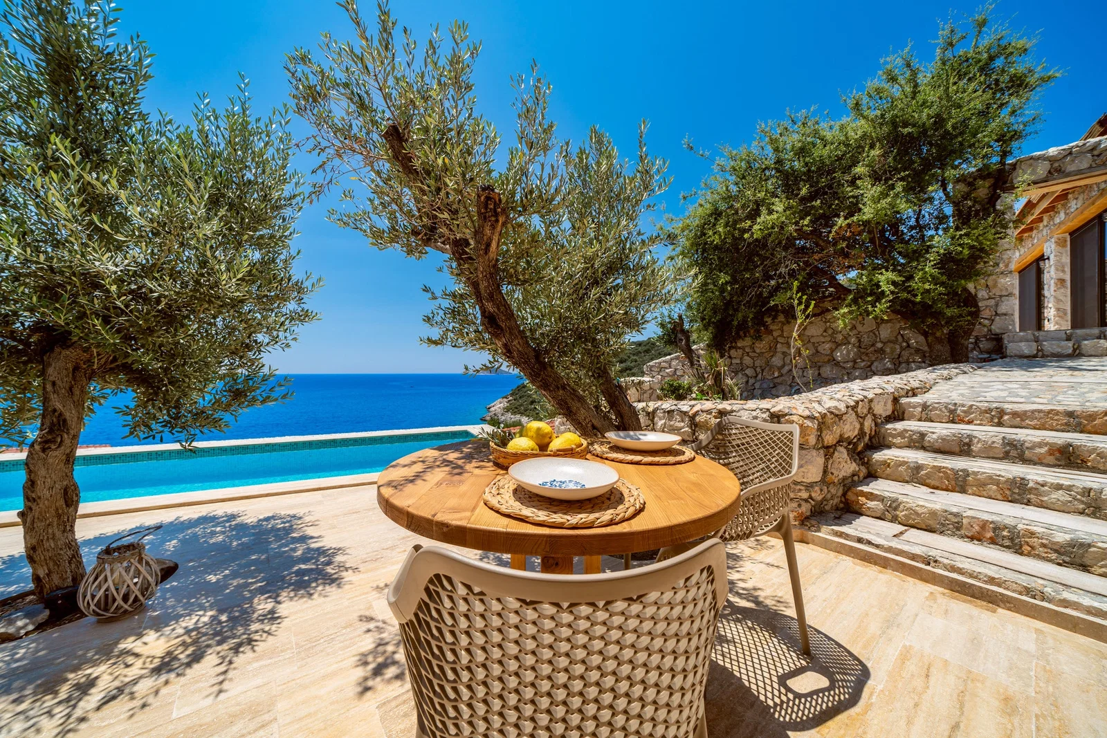 Kalkan’da Deniz Manzaralı, Özel Havuzlu, 2 Kişilik, Lüks Villa