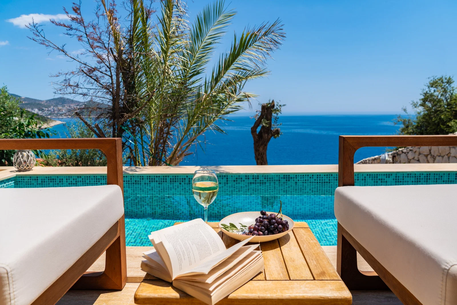 Kalkan’da Merkeze Yakın, Isıtmalı Havuzlu, 2 Kişilik, Lüks Villa