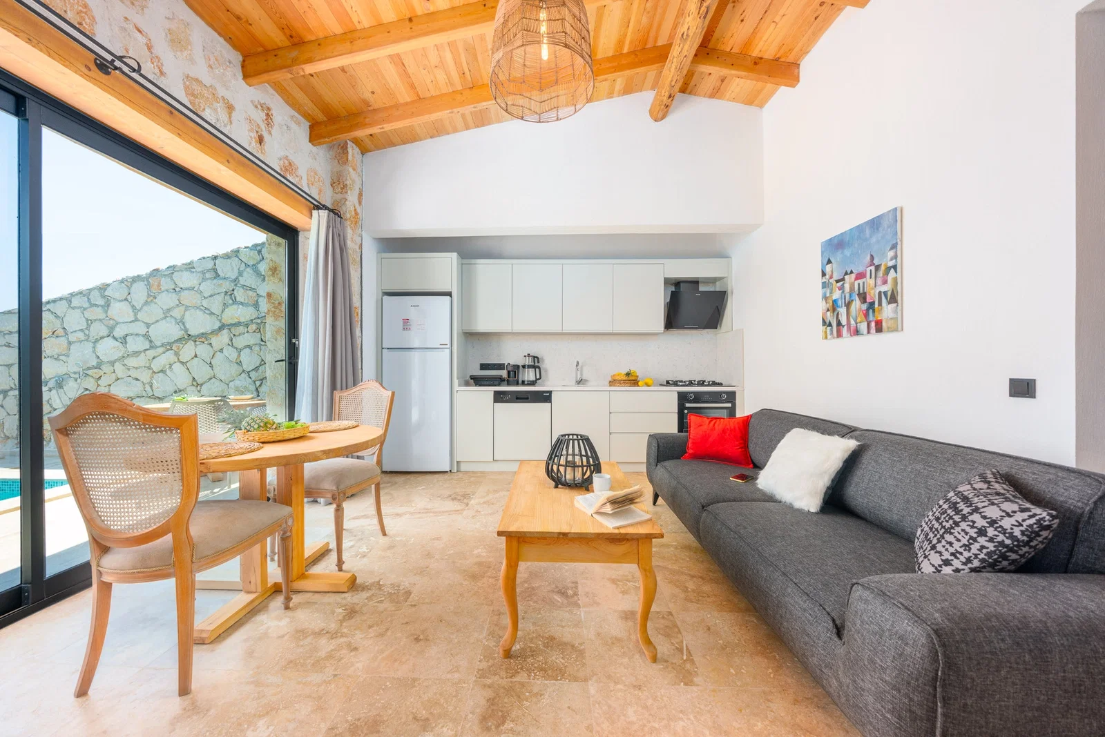 Kalkan’da Merkeze Yakın, Isıtmalı Havuzlu, 2 Kişilik, Lüks Villa