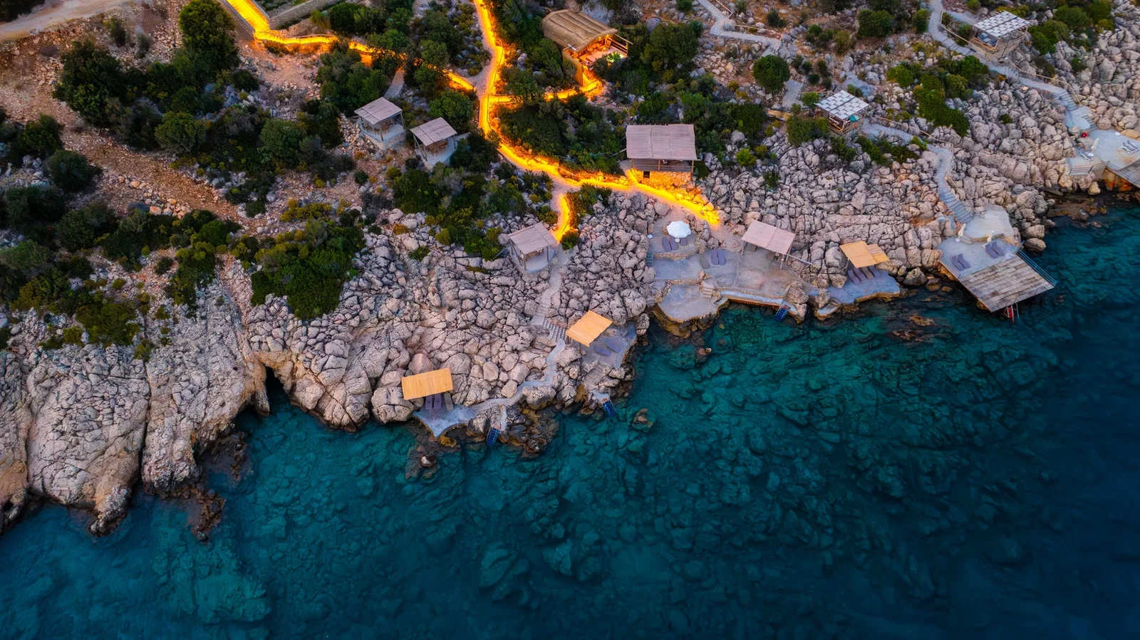 Kalkan’da Merkeze Yakın, Isıtmalı Havuzlu, 2 Kişilik, Lüks Villa