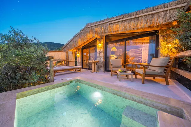 Kalkan’da Deniz Manzaralı, Özel Havuzlu, 1 Yatak Odalı, Lüks Villa